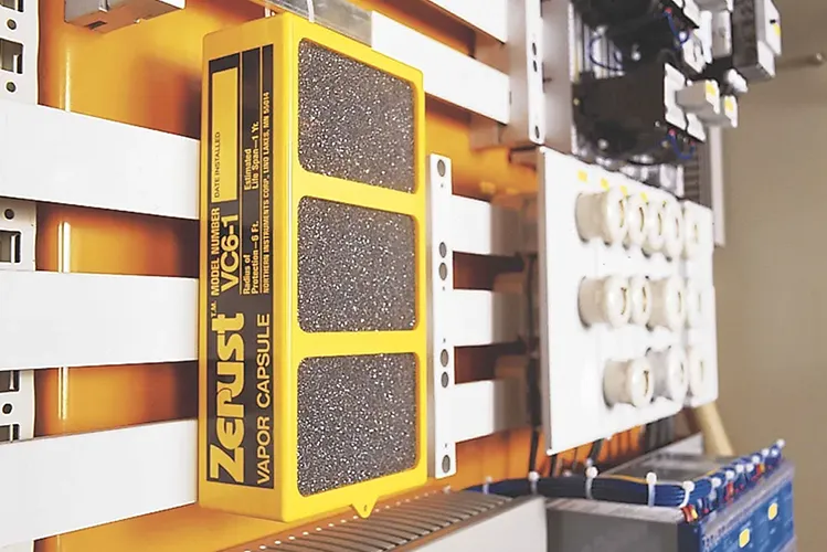 Emitery VCI kontra pochłaniacze wilgoci. Co wybrać?