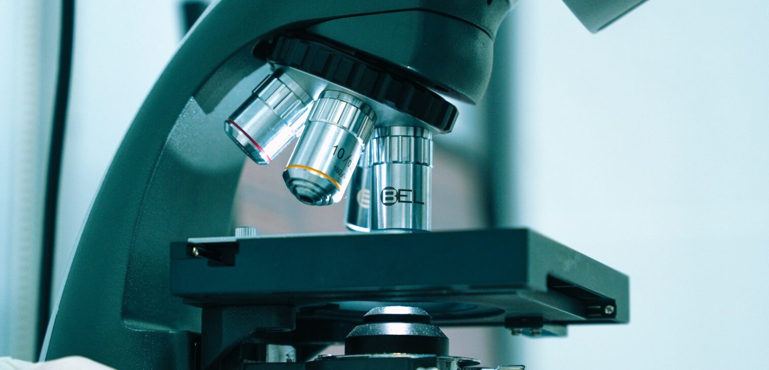 Jak wykorzystać laboratorium do badania przyczyn korozji?
